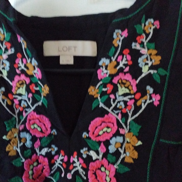 Loft Floral Embroidered Split Neck Bell Sleeve Black Blouse Size XS - Picture 2 of 5